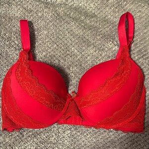 VICTORIAS SECRET Red Lace Bra 38D